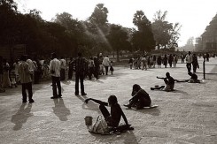 Ti si jedan od bogatih koji ne razmišljaju o neokolonijalizmu koji sprovodi arogantnija polovina sveta/ Konark, Orissa