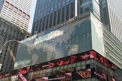 lehman_brothers_times_square_by_david_shankbone.jpg