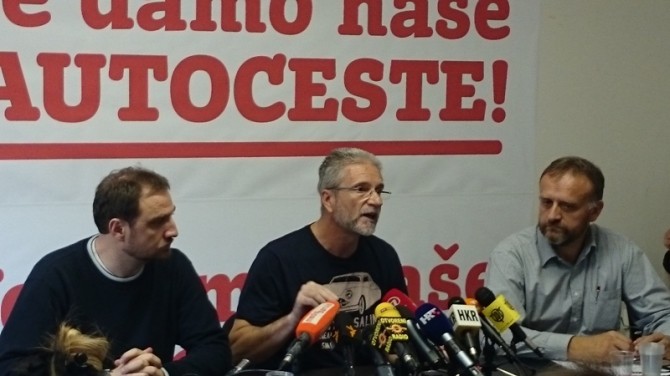 Teodor Celakoski, Krešimir Sever i Mijat Stanić (foto D. B.)<br>