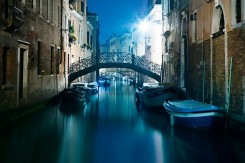 venice_bridge_800x600.jpg