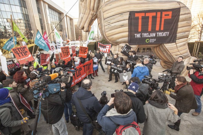 ttip_friends_of_the_earth_europe_lode_saidane12.jpg