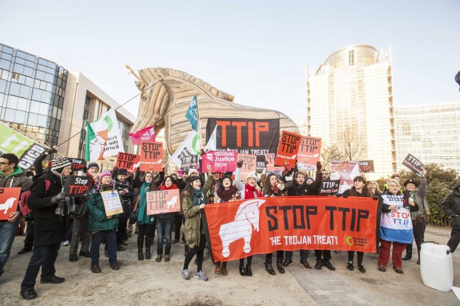 ttip_friends_of_the_earth_europe_lode_saidane13.jpg