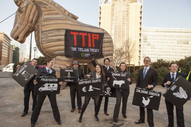 ttip_friends_of_the_earth_europe_lode_saidane2.jpg