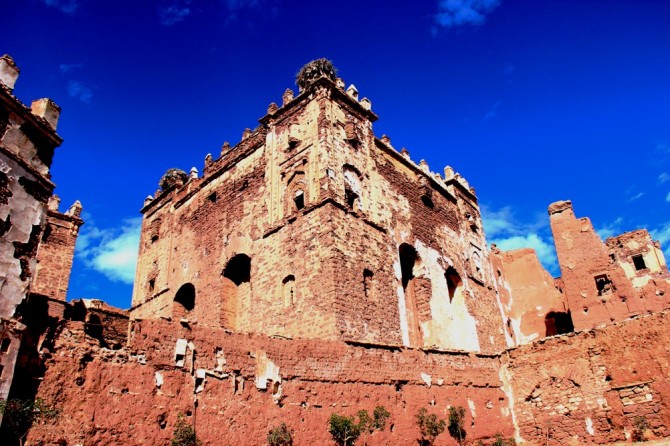 stari_pustinjski_kasbah_dvorac_od_blata.jpg